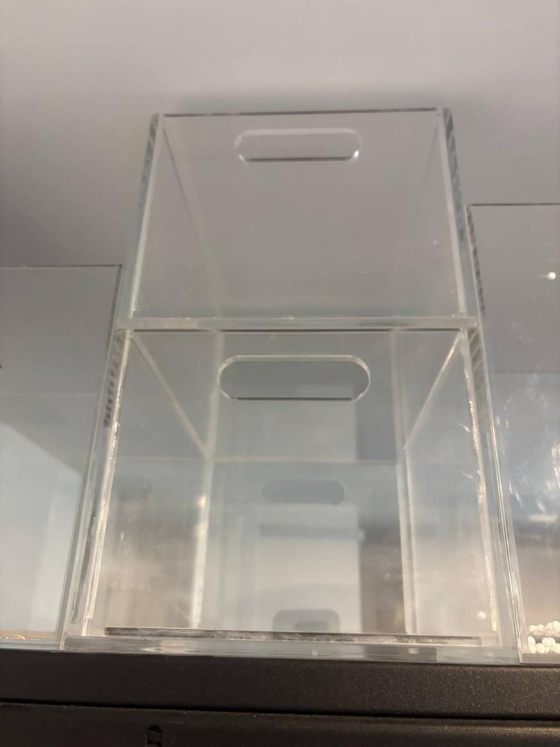 TRANSPARENT ACRYLIC BOX WITH HANDLE