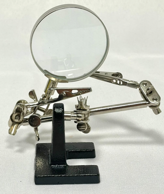Third hand magnifier