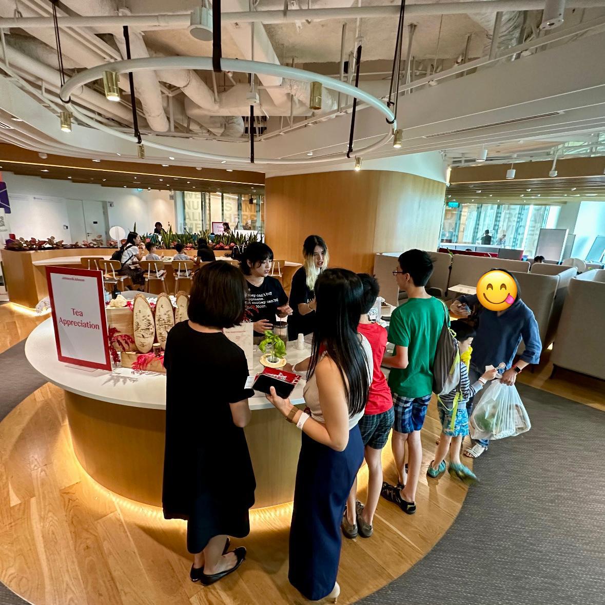 Tea Tasting Experience Singapore | Luxury 4 Seasons Tea Appreciation Live Station